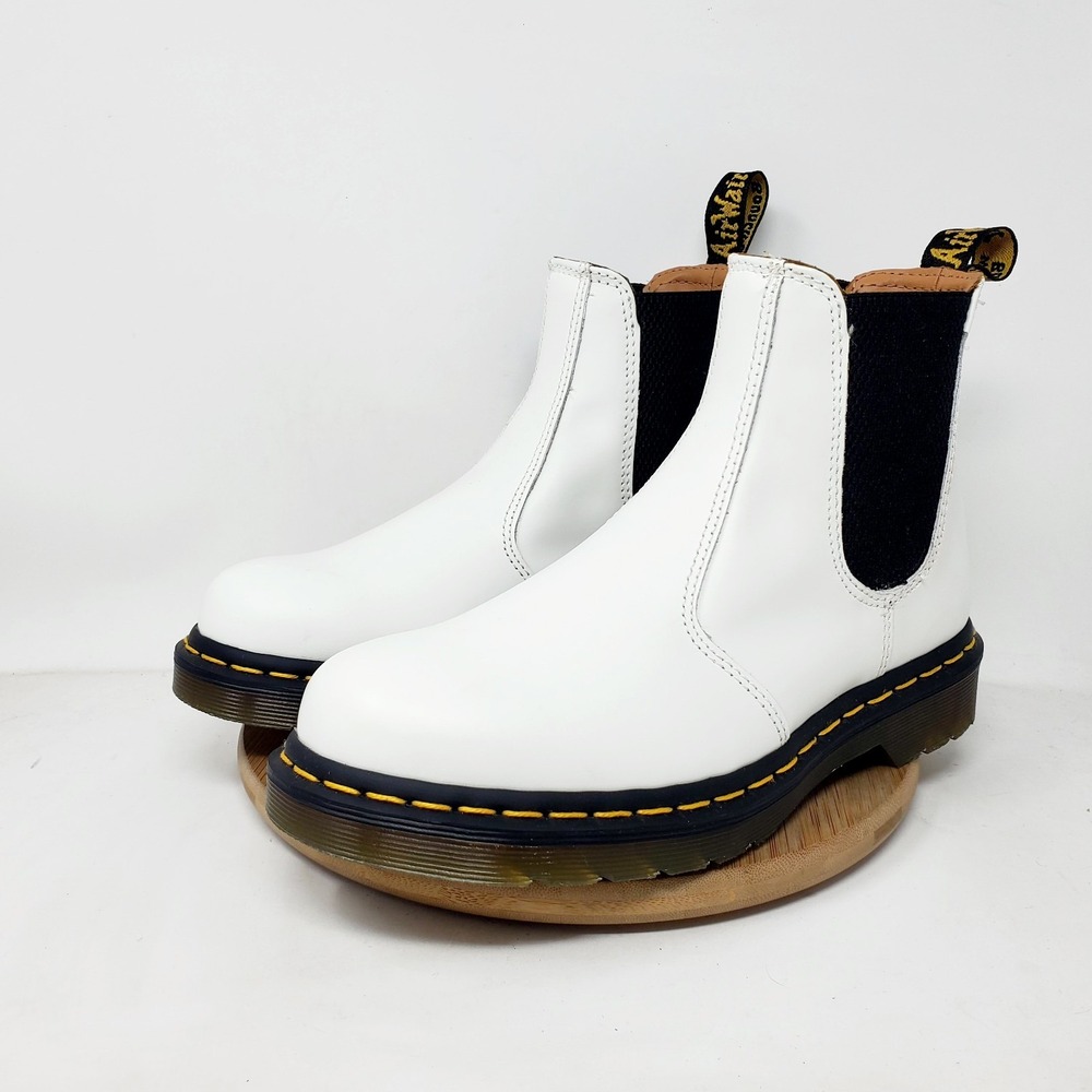 Dr Martens 2976 Chelsea Boots Womens 7 White Leather Punk Goth Shoes - Picture 2 of 12